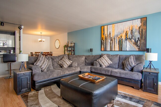Foto del edificio - 3930 N Pine Grove Ave