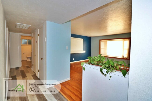 Building Photo - 2202 Canal Dr