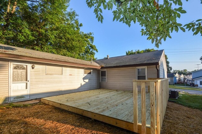 Building Photo - 404 E 20th St