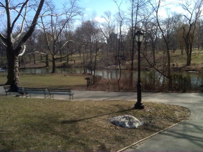 Building Photo - 420 Central Park W