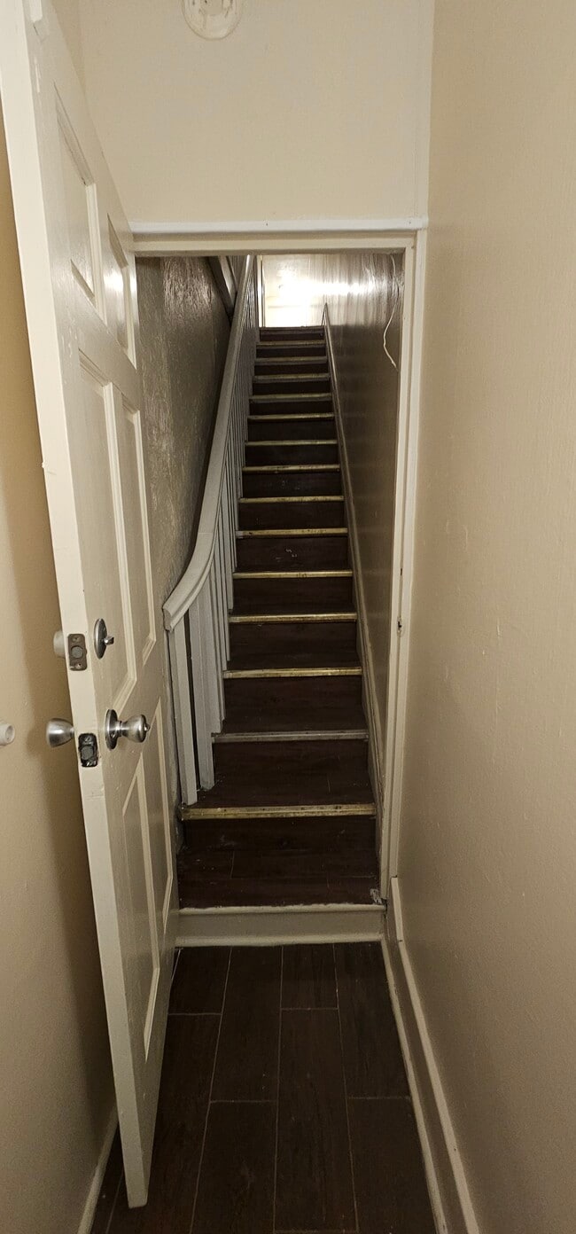 Foto del edificio - 132 W Douglass St