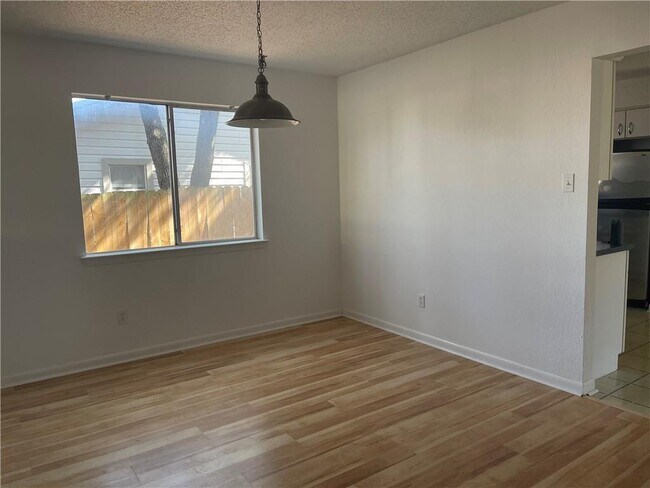 Building Photo - 4506 Pelham Dr