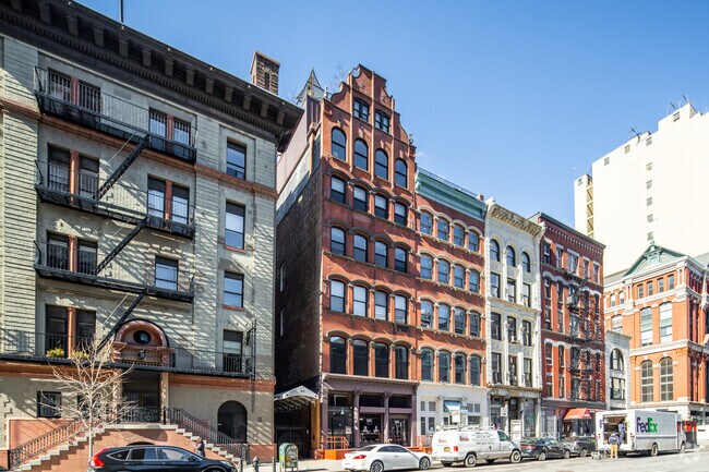Building Photo - 71 Hudson St