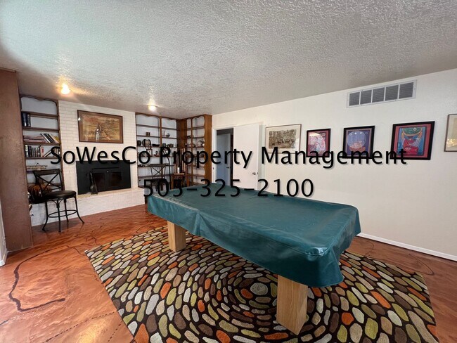 Foto del edificio - FULLY FURNISHED 4 Bedroom 2 Bath with Breathtaking Views