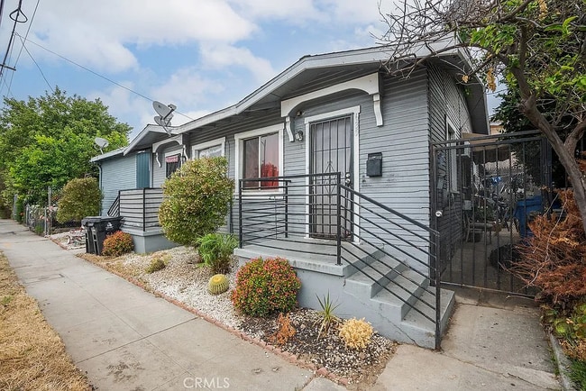 Building Photo - 635 W Avenue 28