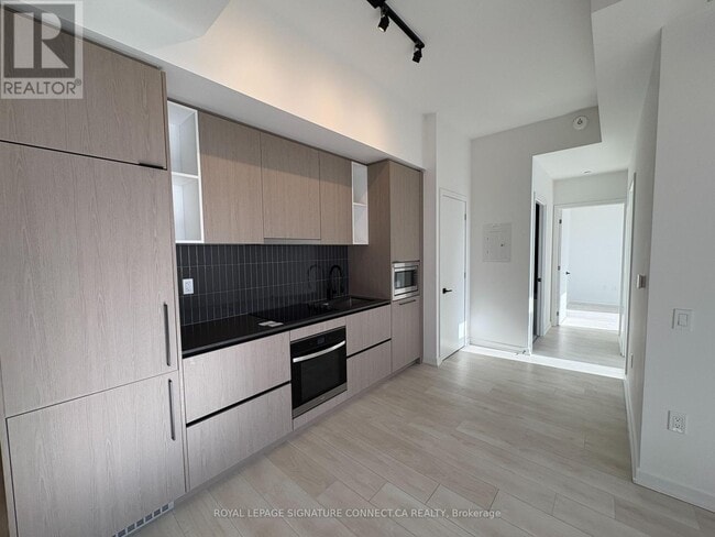 Building Photo - 1285 Dupont St