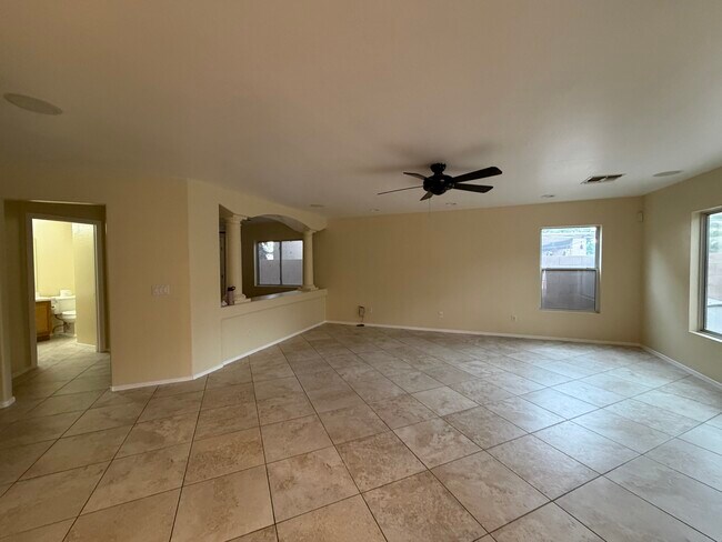 Building Photo - 6406 W El Cortez Pl