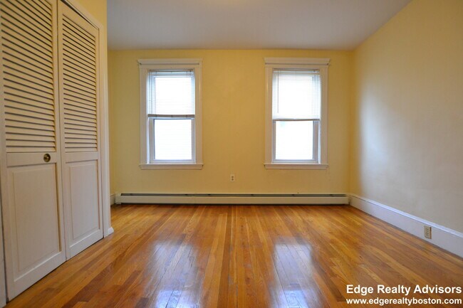 Building Photo - 144 Nonantum St