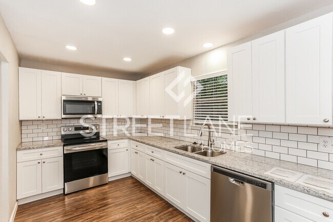 Building Photo - Charming 3 Bedroom in Arlington!