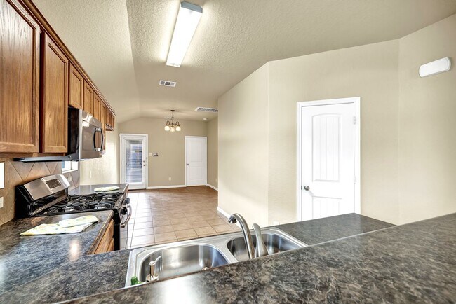 Building Photo - 1048 Lilac Wind