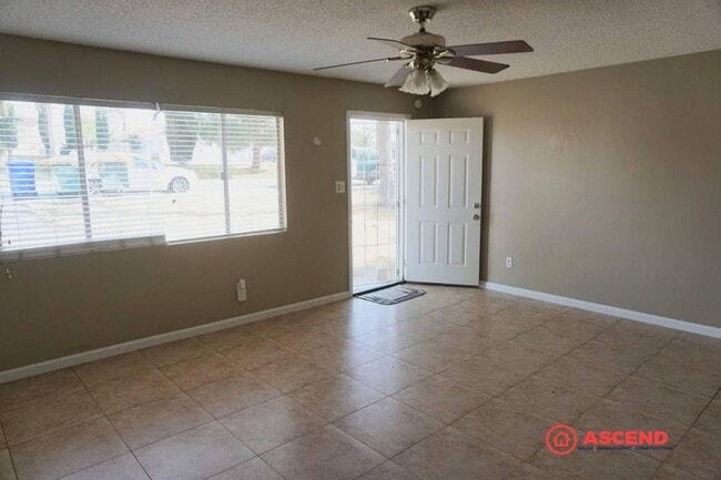 Foto del edificio - 209 E Harding Ave