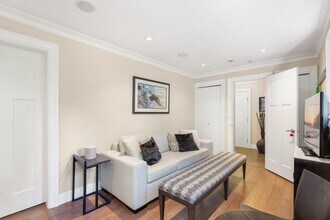 Building Photo - 2455 W 7th Ave