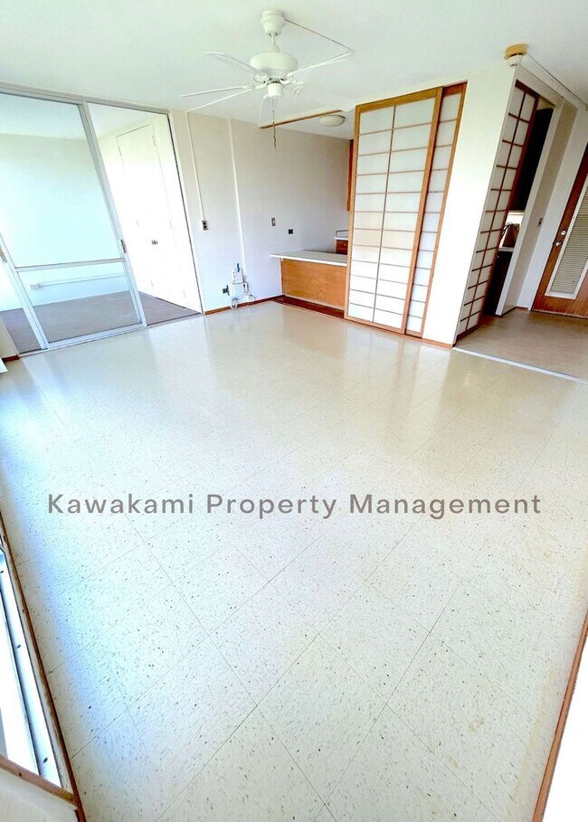 Foto del edificio - 18th Floor Queen Emma Gardens Apartment - ...