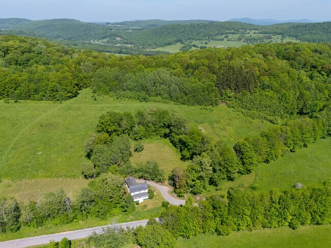 Foto del edificio - 1104 Crowe Rd