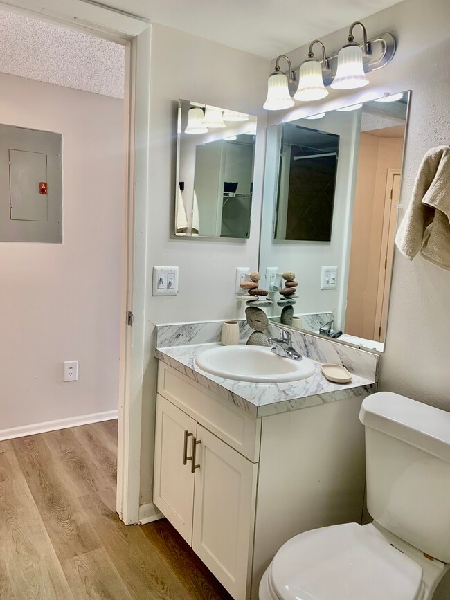 Photo - 2558 W Bird St Townhome