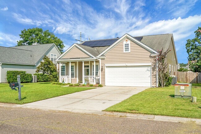 Foto del edificio - 4BR/4BA Home w/Solar Panels in Sought-Afte...