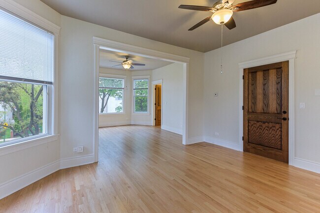 Building Photo - 4253 N Lowell Ave