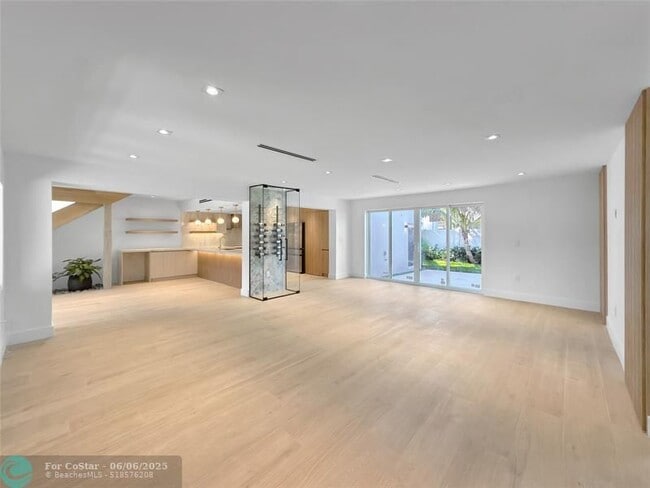Foto del edificio - 729 NE 17th Terrace