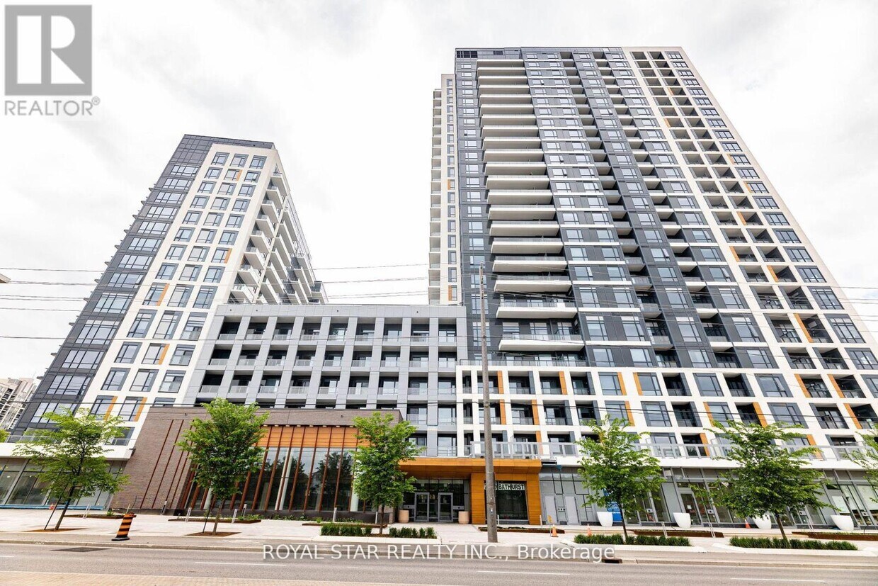 Primary Photo - 7950-7950 Bathurst St