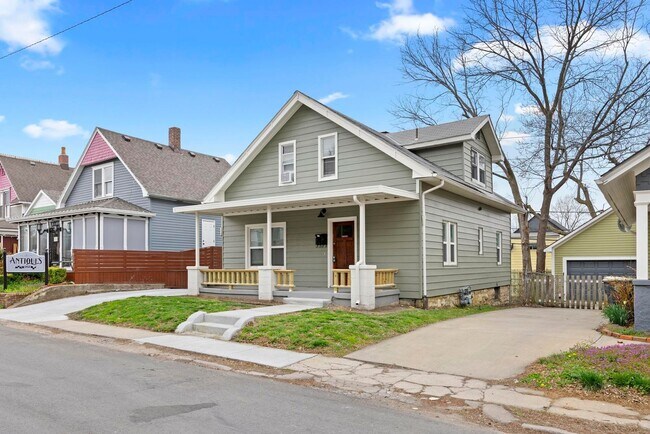 Building Photo - 4442 Bell Street