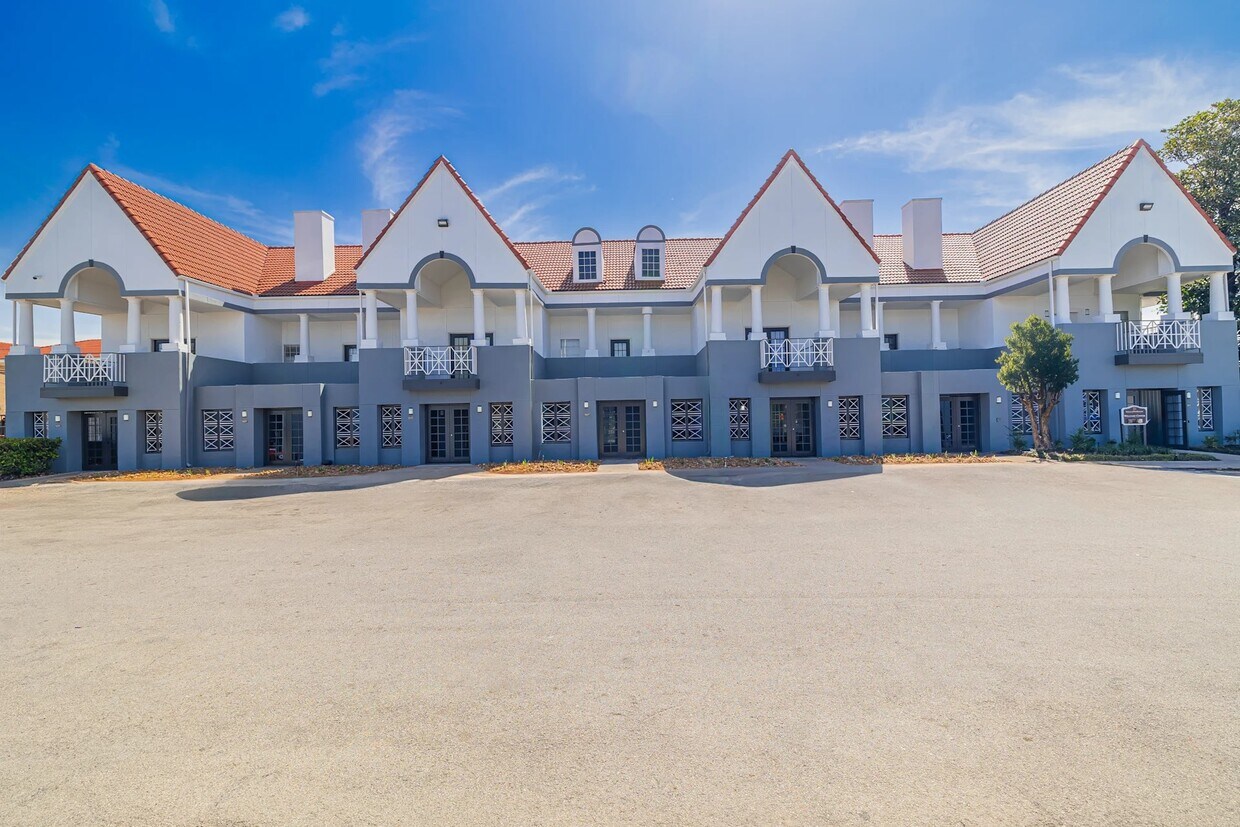 Foto principal - 6259 Westheimer Rd