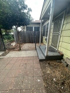 Foto del edificio - 14315 Burbank Blvd