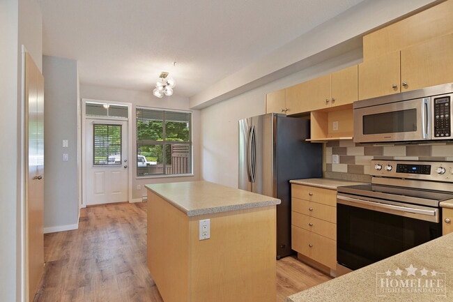 Building Photo - 20460-20466 66 Ave
