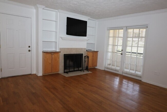 Foto del edificio - 2 bed 2 Baths Condominium-Rent (*2nd Month...