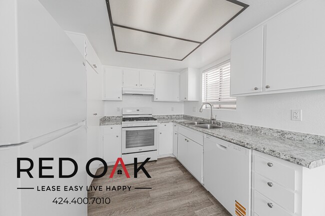Building Photo - 4551 W 159th St