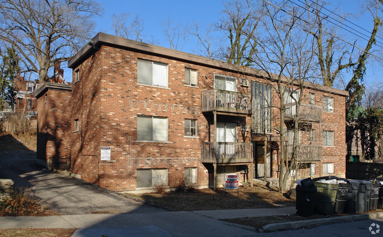 Primary Photo - 2557 Hackberry St