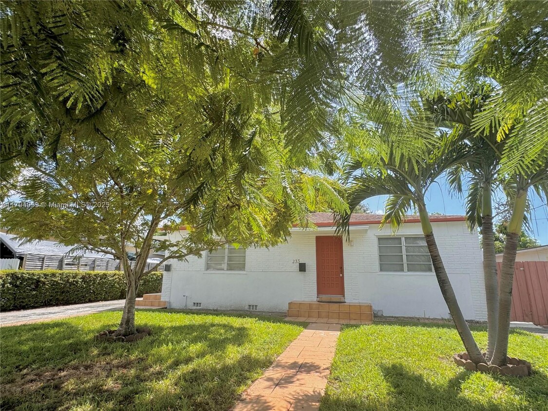 Primary Photo - 233 NW 45th Ave