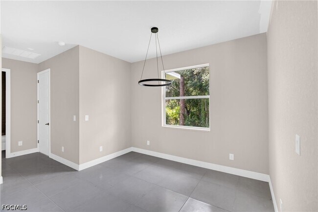 Foto del edificio - 208 Clover Ave