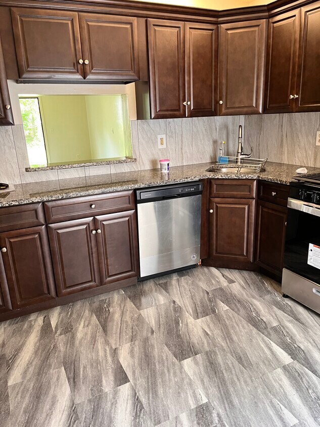 Foto principal - 38 Greenwich Dr