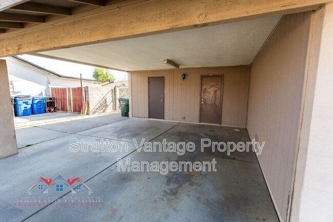 Building Photo - 7631 W Sells Dr