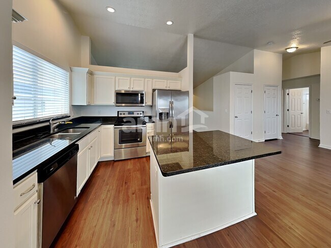 Building Photo - 5697 S Stone Flower Way