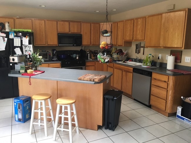 Building Photo - 4535 Kleefeld Ave