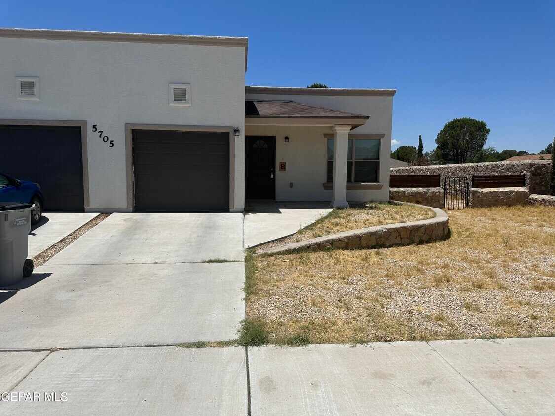 5705 W Valley Cir, El Paso, TX 79932 House Rental in El Paso, TX