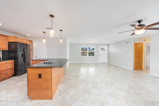 Building Photo - 2045 Date Palm Ave
