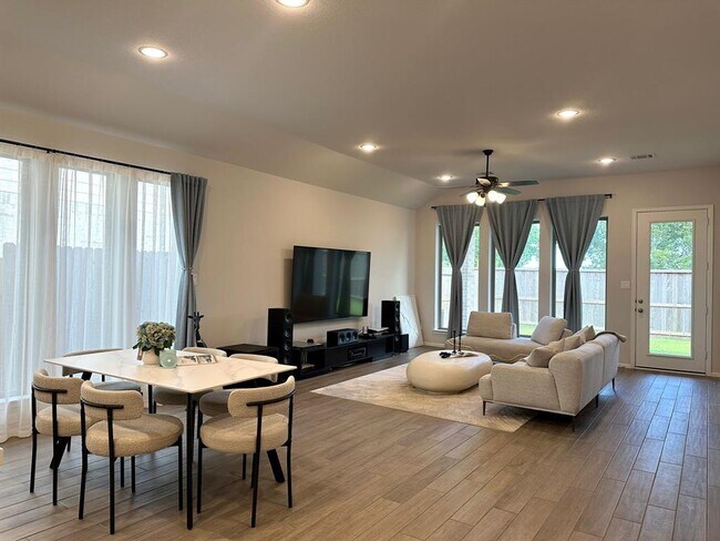 Foto del edificio - 31411 Splitting Willow Ln
