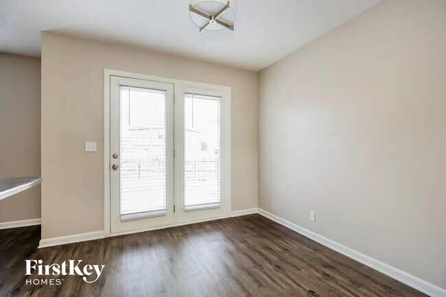 Foto del edificio - 1304 Sunray Dr