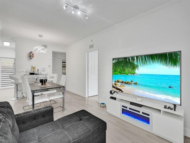 Building Photo - 3374 W 80th St