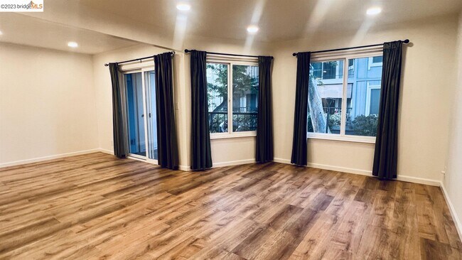 Foto del edificio - 1530 Sunnyvale Ave