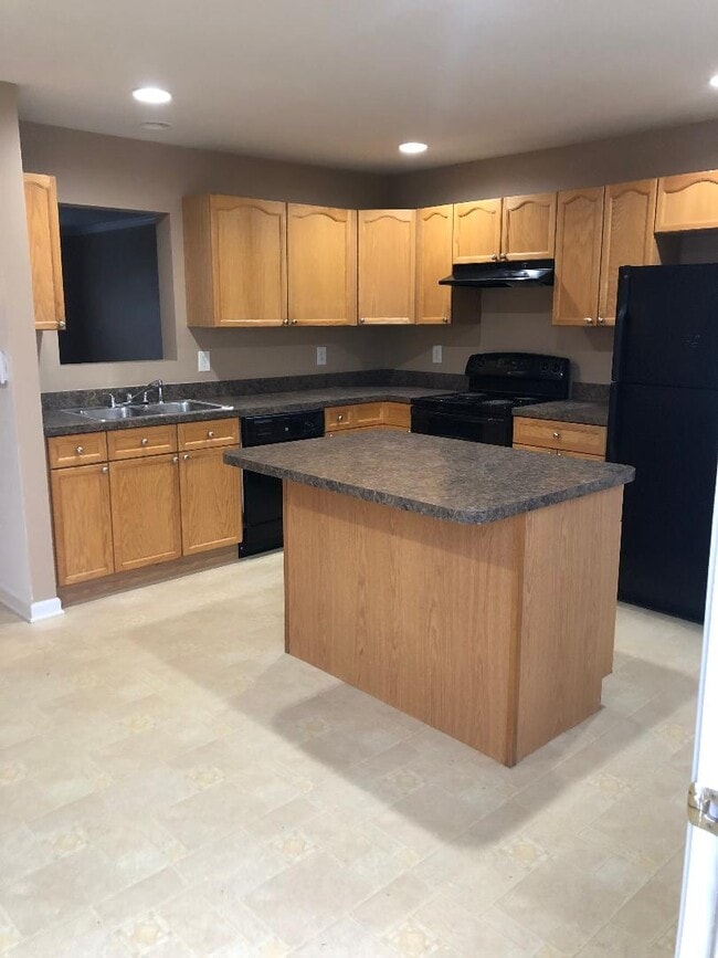 Building Photo - 103 Aero St