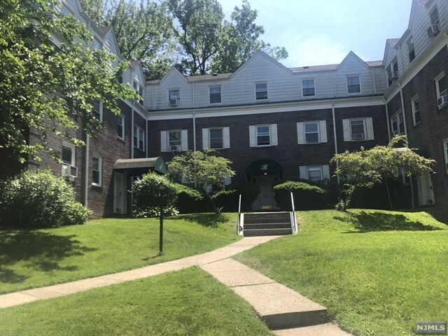 Primary Photo - 140 West Englewood Avenue, Unit A-1