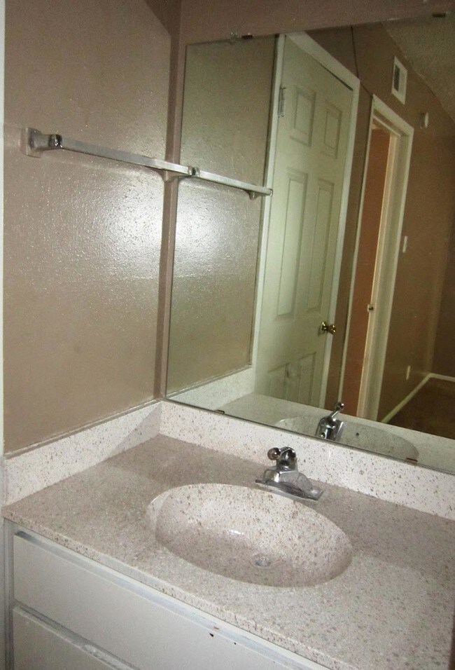 Texana Apartments San Antonio, TX