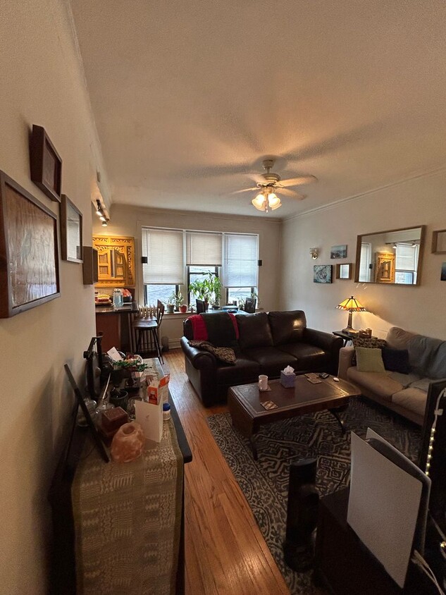 Primary Photo - Avondale - Huge 2-Bedroom/1-Bath Apartment...