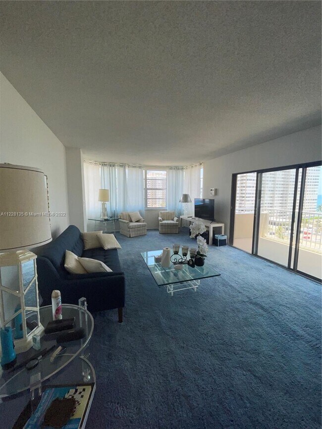 Foto del edificio - 1985 S Ocean Dr  9P Hallandale Beach Fl 33009