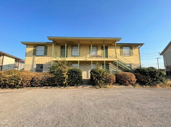 Building Photo - 1106 Eastside Dr
