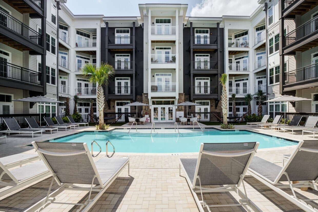 The Boulevard (SC) Rentals in Mt. Pleasant at 725 Coleman Blvd Mt