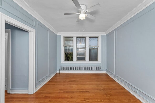 Building Photo - 1361 W Estes Ave